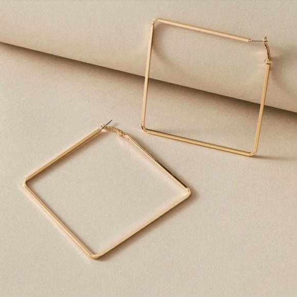 💗 Gold Large Square Hoop Earrings NEW - Picture 3 of 9